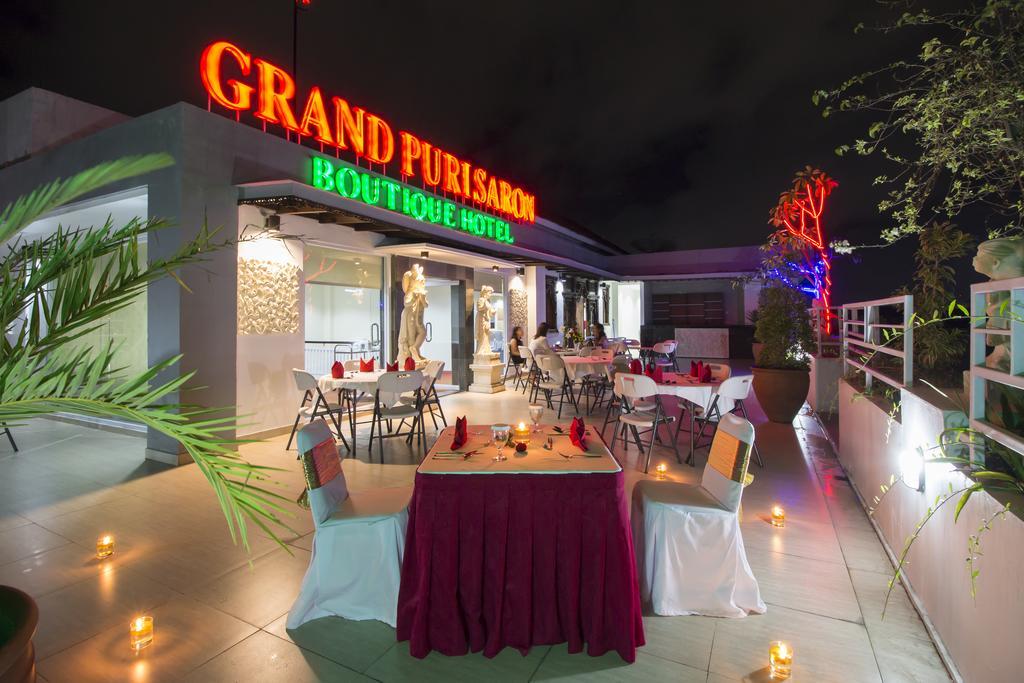 ホテル Grand Puri Saron ジョグジャカルタ エクステリア 写真