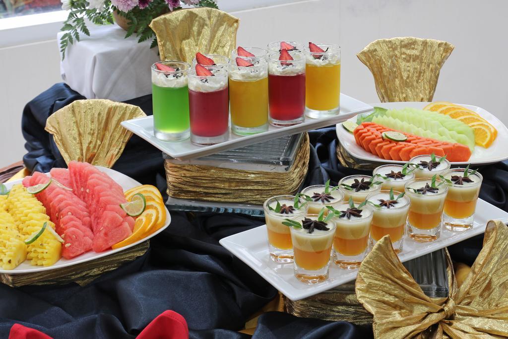 ホテル Grand Puri Saron ジョグジャカルタ エクステリア 写真
